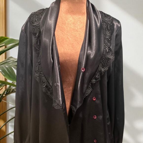 Stunning 80s vintage black satin and lace blouse - Picture 7 of 8